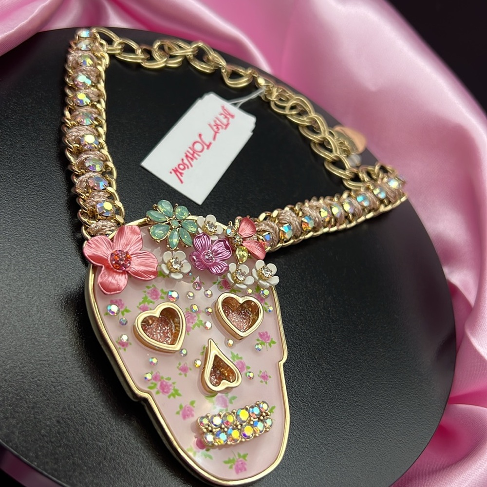 Betsy Johnson floral Halo Candy Skull AB Crystal Necklace - Picture 5 of 8